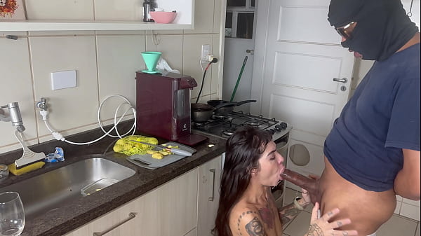 Cooking and suddenly i got fucked bareback by my friend BBC 26 sec