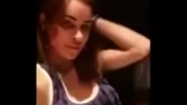 Pegada trans no banheiro. Cara de sorte