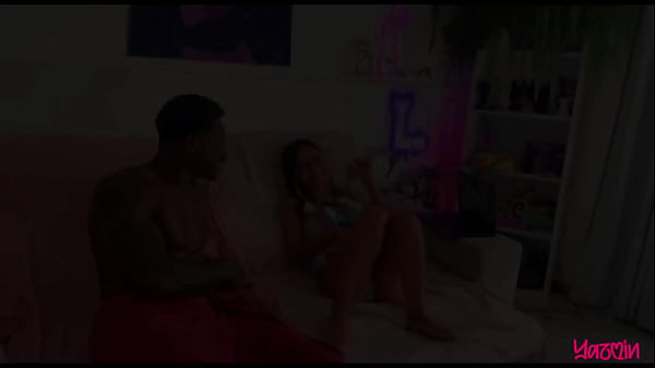 Download Video - MEU PADRASTO BBC ME FLAGROU ASSISTINDO PORN&Ocirc; ME FEZ GOZAR MUITO &lpar;Completo no Sheer e Red&rpar;