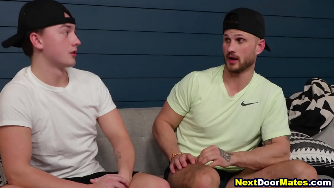 Atletas gay calientes follan después del partido de béisbol
                    anal blowjob tattoo deepthroat gay baseball bareback hunk rimming jock tattooed gaysex gayporn gay sex gay porn gay jocks hot guys bareback gay muchos negros