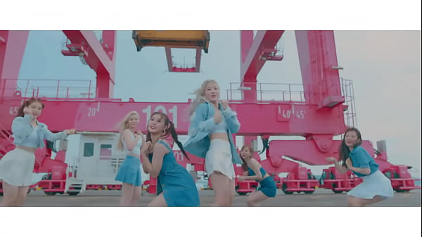 MV Chica del mes (LOONA) - Hi High