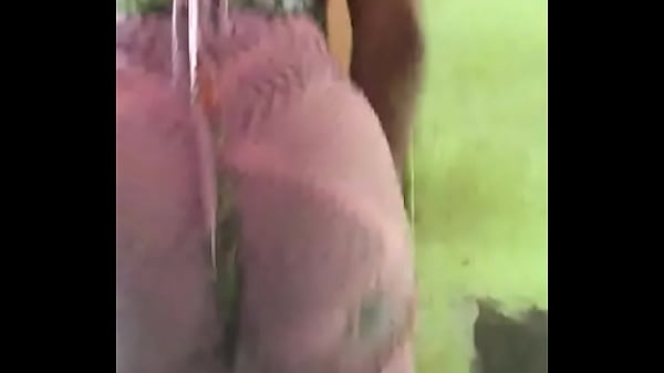 Thais Sousa dançando funk