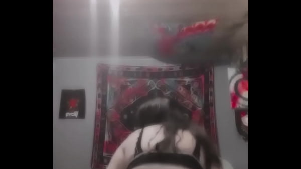Bbw Goth Jeune Femme Secoue Son Phat Cul