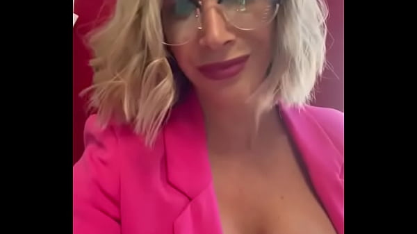 Un petit coucou en direct ce vendredi de mon bureau. Je suis une secr&eacute;taire &agrave; ...