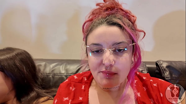 FOUR GIRLS CHEWING GUM FETISH TOGETHER SFW 4K