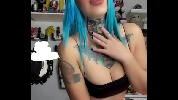 Perra caliente otaku sexy de pelo azul hara que...