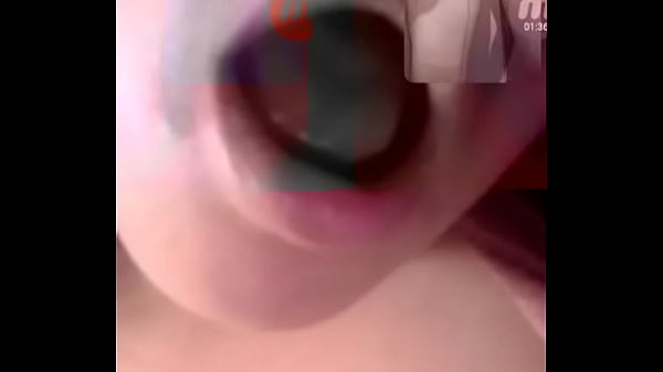 Appel Vidéo Chaud, Avec Un Nerd, Une Pute Perverse, Avec Des Lunettes, Avec Un Pervers Qui A Rencontré La Pute Même Sur Internet