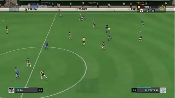 O sacana do juiz segurou, at&eacute; que na foda gozou no time todo depois de uma foda safada