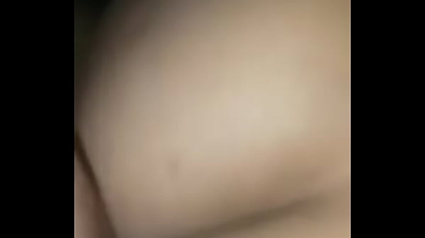 thumb she loves backs hots