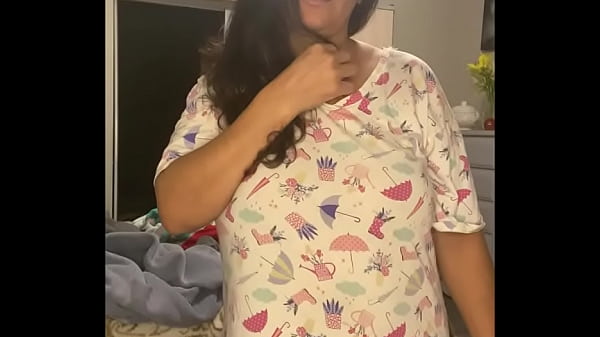 Download Video - everyone wants to fuck me but no one can put their money where there mouth is&period; Anna MAria