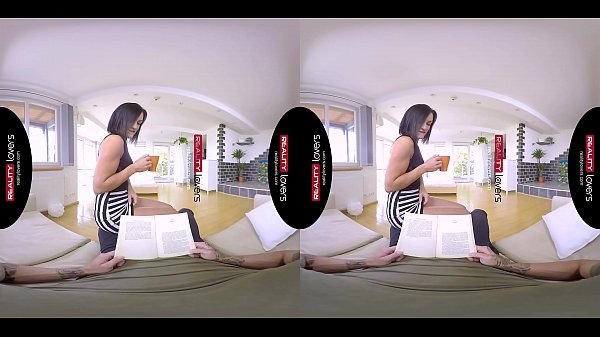 RealityLovers - Wifey needs attention VR