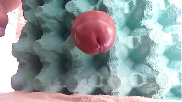 Meu pau apanhando na cabeça até gozar