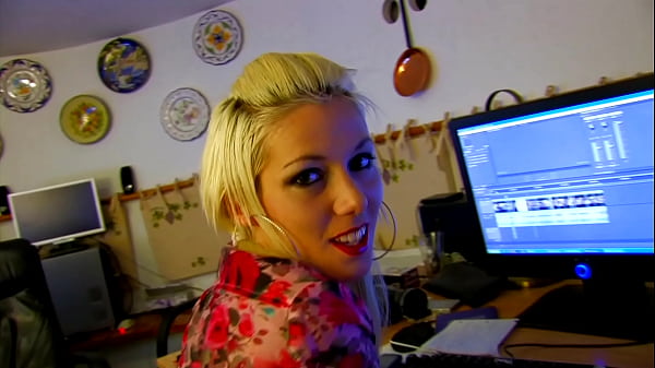 Smart lady knows how to finish the job