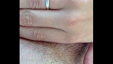 Me tocando enquanto o corno está fora!!