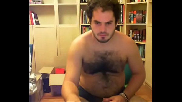 Download Video - Peludo gostoso&comma; batendo punheta