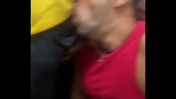 Download Video - ENCONTREI O MARIDO DA VIZINHA BEATA FAZENDO BANHEIR&Atilde;O&comma; E LOGO CHAMEI PARA CONFERIR AQUELE PICAO&period;