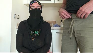 Big Ass Muslim Milf Fucking A Big Cock In Her First Porn Movie