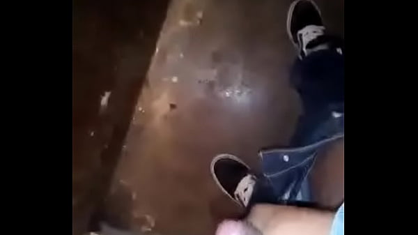 Me pajeo en la oscuridad de la noche