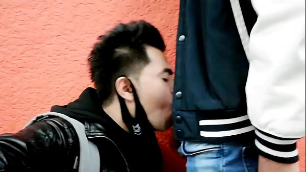 Universitario haciendo cruising conmigo en la e...