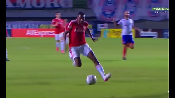 Homem de preto fudendo o bahia