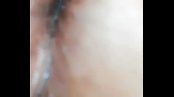 La grabó d. después de coger, se dejo el ano peludo y me hace cosquillas cuando se le meto