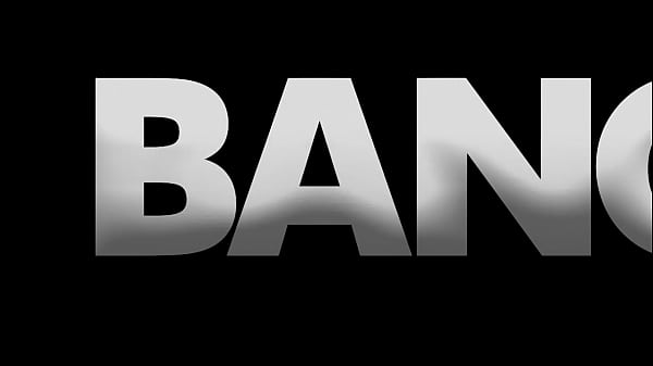 Newbie Shakes Her Natural Tits