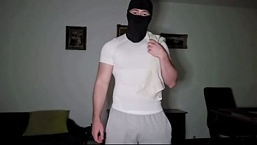Geiler schwuler Personal Trainer POV – Er merkt, dass du auf seine Beule starrst, und spritzt dir ins Gesicht