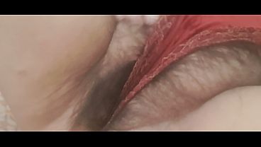 Mom silently touching her body, seducing a youn...