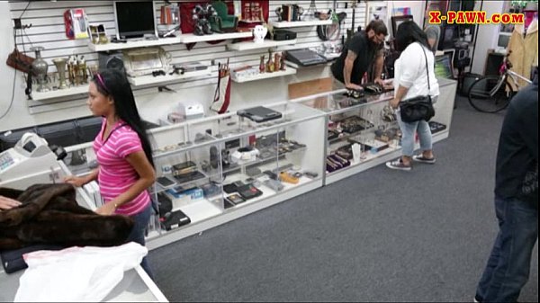 Chick tryout selling her old mink coat then screwed up