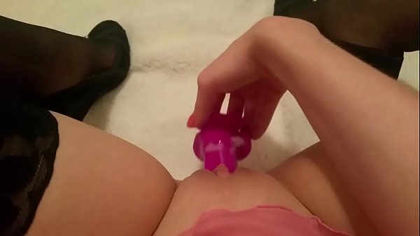 Download Video - 18 year old playing with new dildo&comma; add my s&period; for more candicebabexo