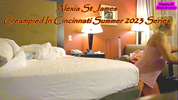 married man in same hotel ends up fucking tranny in her room