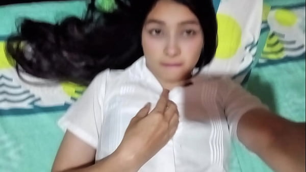 Yuliethgomez - Chica universitaria caliente masturbándose después de clase ( CASERO REAL)