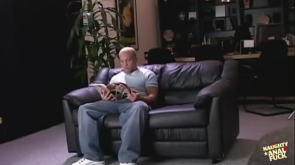 A fake and beefy Slim Shady fucked this blonde bitch named Taylor in her asshole