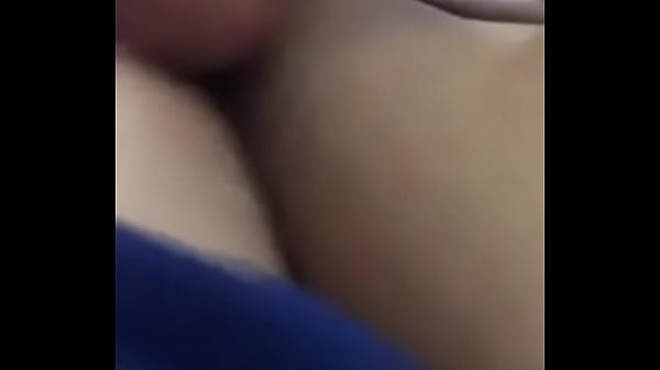 thumb girlfriend recording while getting into it