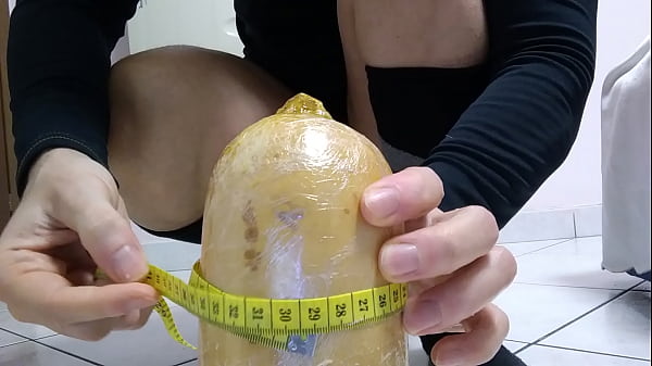 Download Video - A huge butternut squash of 28&comma;5 of circumference all in my ass