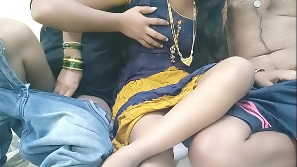 Esposa desi tiene sexo con su exnovio delante de su marido.
                   Esposa desi tiene sexo con su exnovio delante de su marido. muchos negros