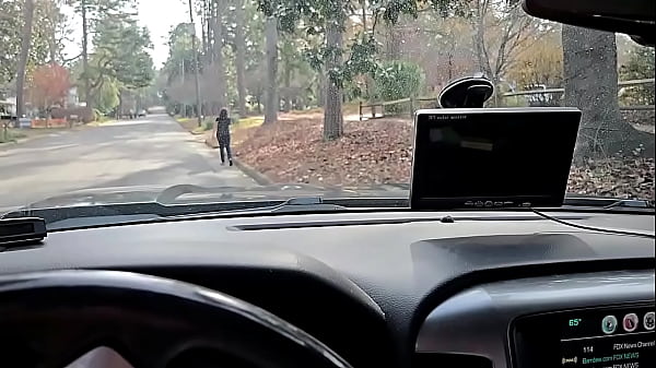 Novinha linda brinca com seu rab&atilde;o e sua bucetinha molhadinha cheia de tes&atilde;o