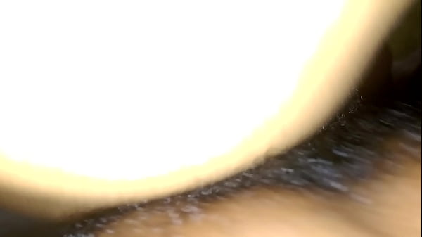 Sie Trägt Meine Reißzähne Und Spürt Mein Brüllen