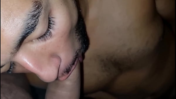 Uma boa pica dura e cheia de leite para encher ...