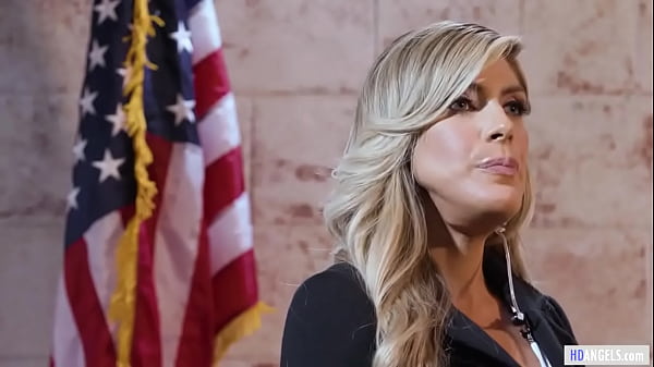 Hot female bodyguard persuades politician to choose women!