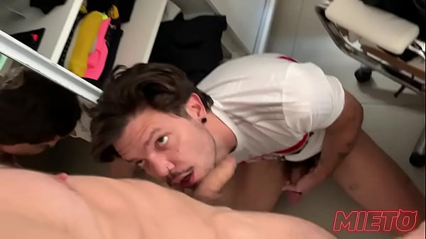 Festinha a três com o São-paulino - XVÍDEOS RED