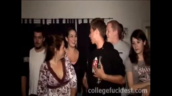 Busty Fuck Teen Se Fait Défoncer