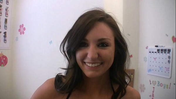 Jenny Welch Gives BF Lap Dance In Pantyhose While He Rips Them Off