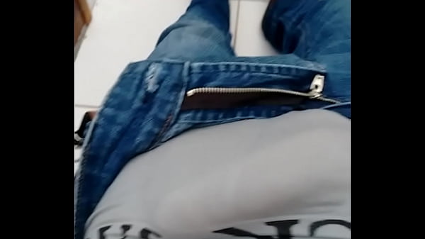 Download Video - Eu batendo punheta no banheiro do trabalho