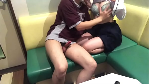 J◯ circles at karaoke in the countryside. I licked her smooth body to the fullest and made her hold a hard cock with full erection all the way to the back of her throat, and finally poured her sperm inside.