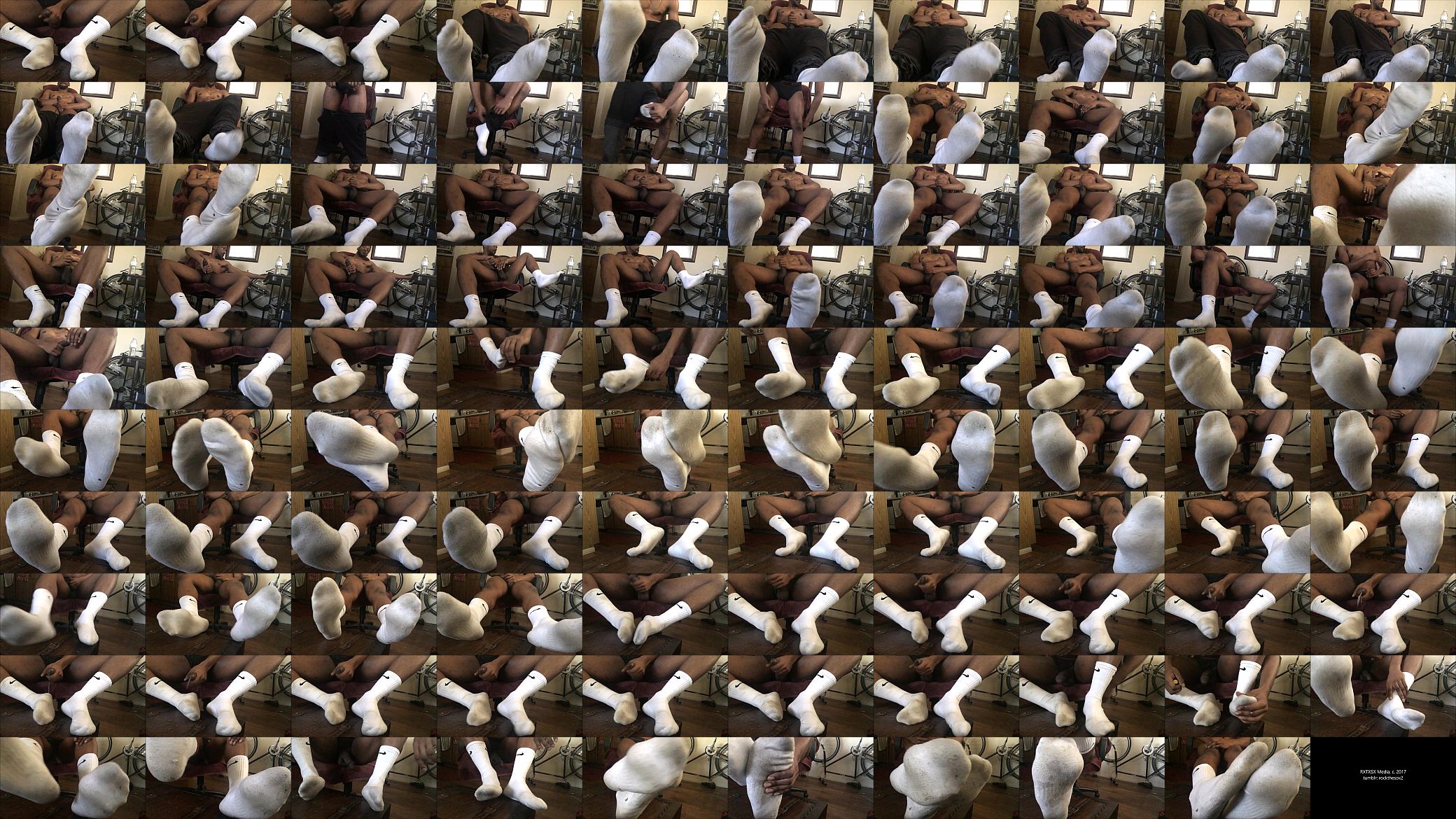 Busting on my Nike Socks 预览图