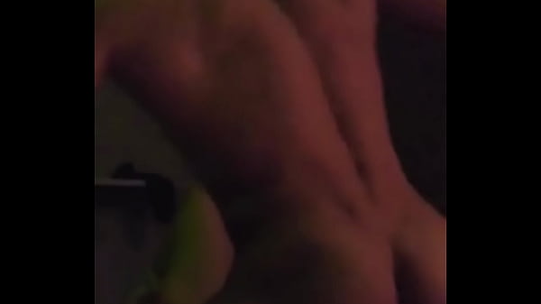 Download Video - Follamos en el hotel despu&eacute;s de unas copas mi jefe hetero activo y yo