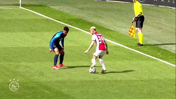 Antony amassando no Ajax fodase