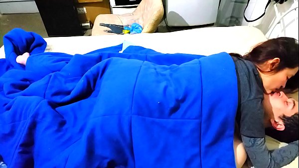 Funny couple having sex end up in Creampie