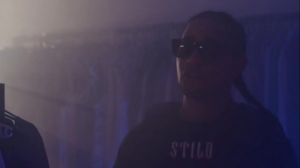 Tremenda follada le da mozart al lapiz